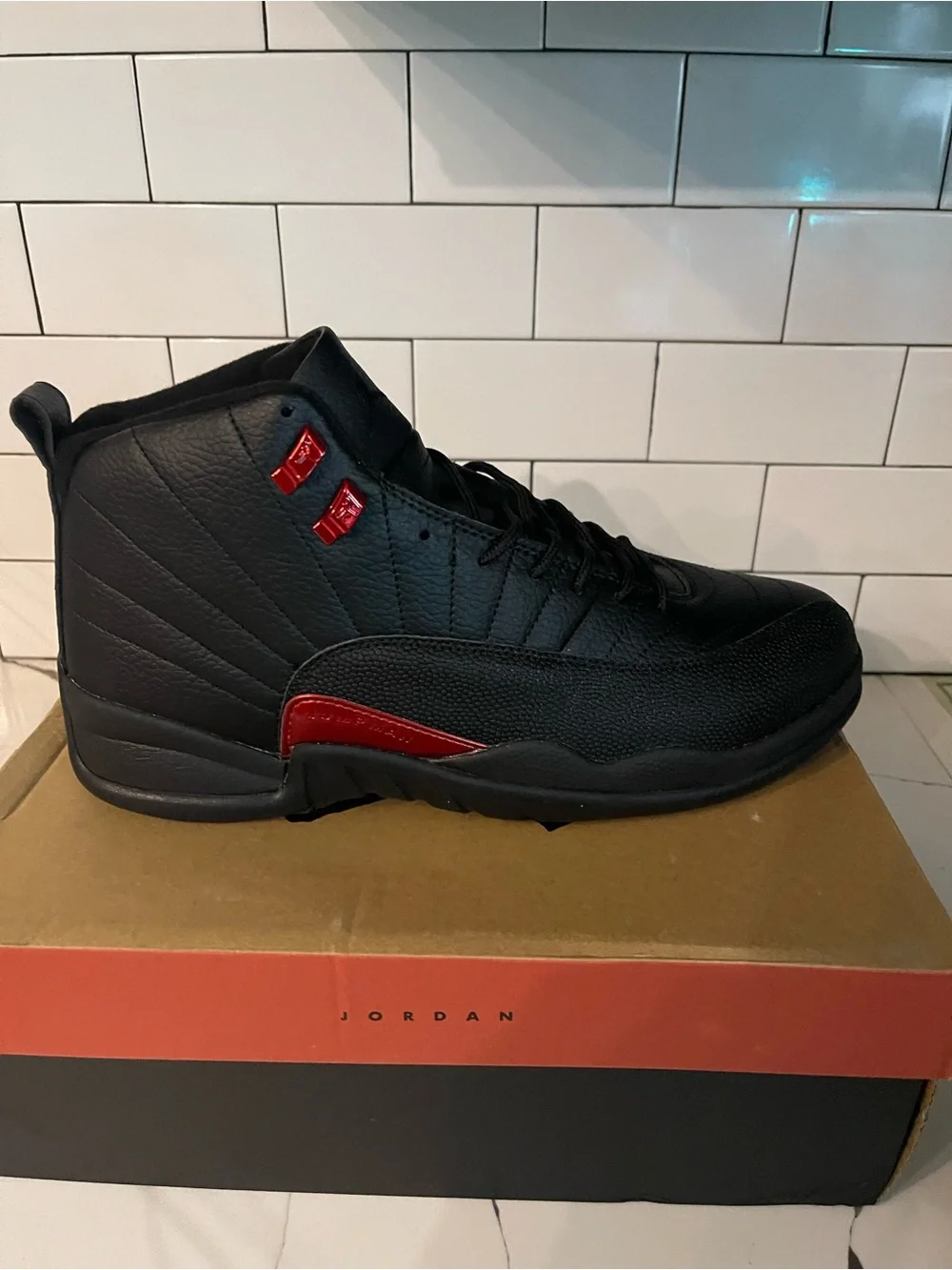 Mens Retro 12 Blood Line Size 13.
